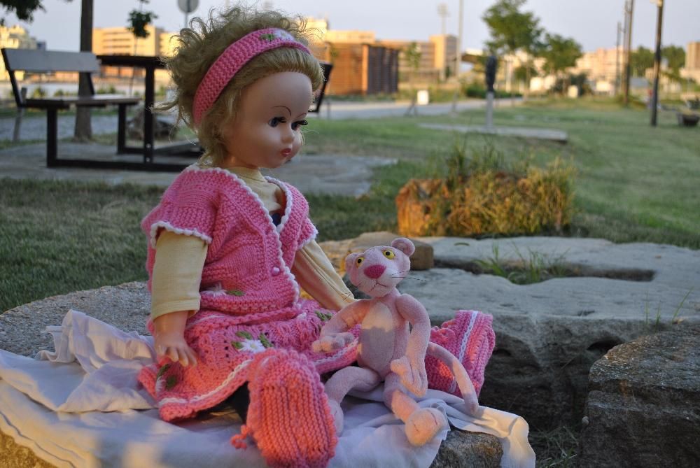 ръчно плетен розов к-т пола, елече, терлици,диадема НАМАЛЕНИ