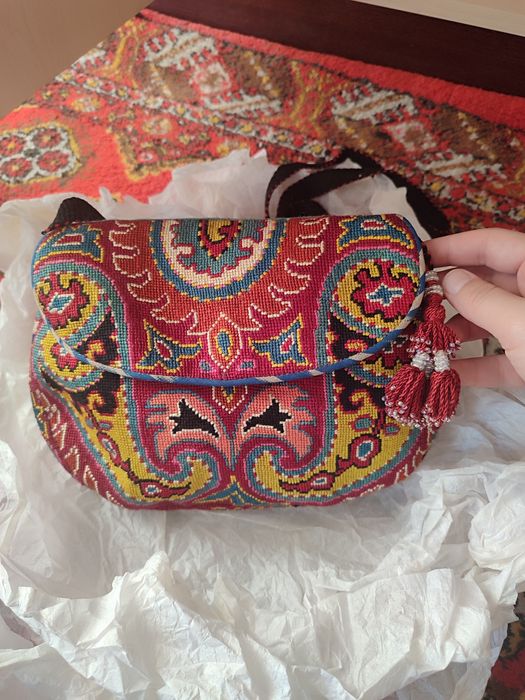 Suzana etik va sumka