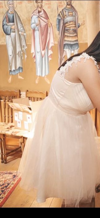 Нежна официална рокля