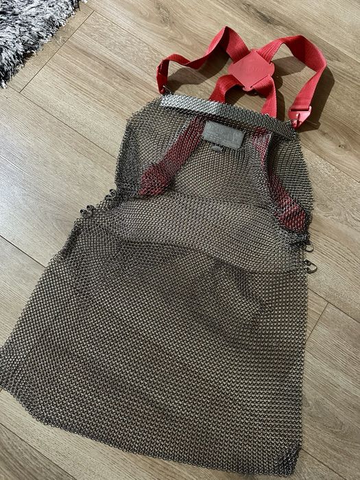 Метална ризница.