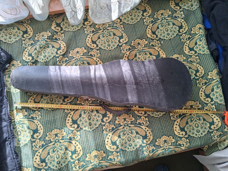 Продавам калъф за цигулка