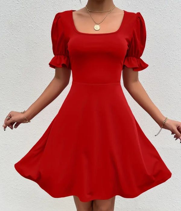 Червена празнична рокля