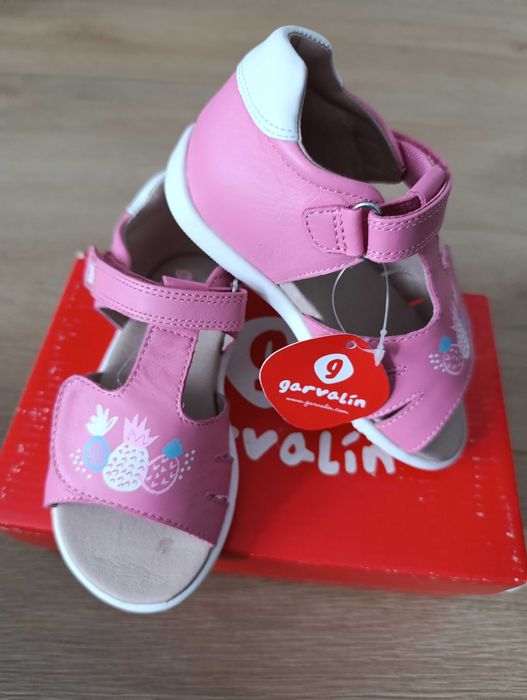 Сандали за момиче ,номер 24