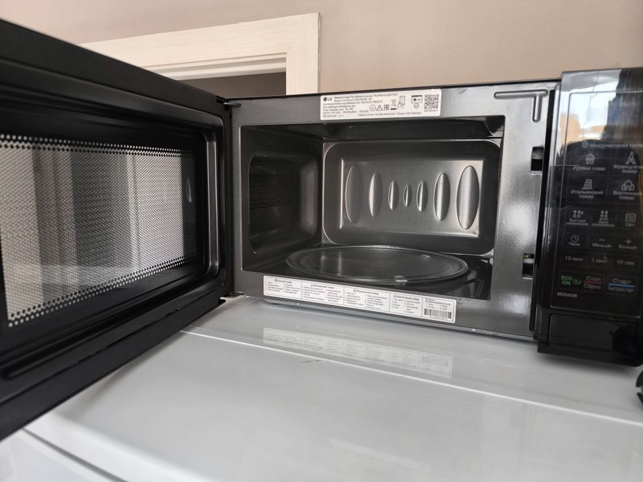 Продам микроволновую печь.