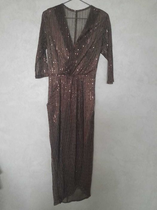 Вечернее блестящее платье
