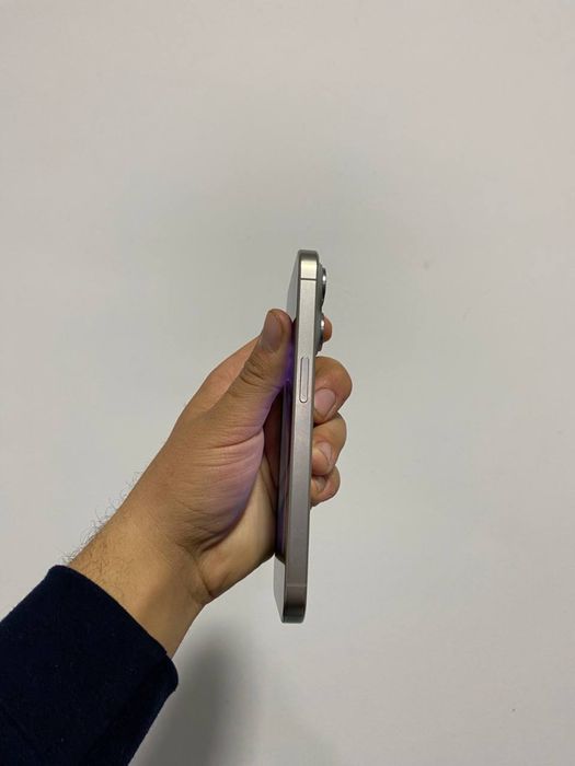 Iphone 15 pro natural