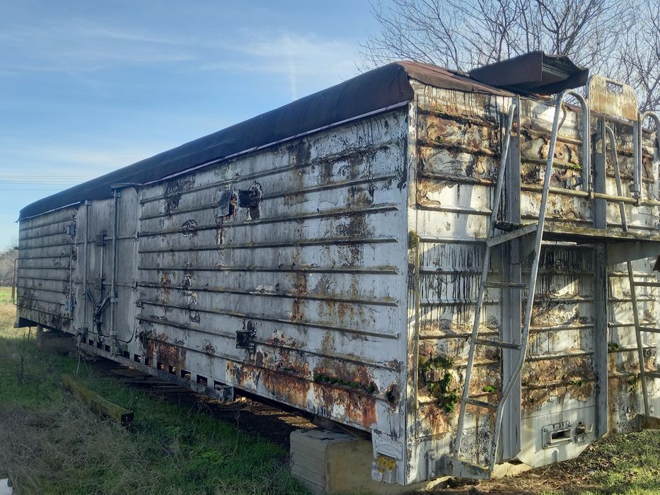 Продавам италиански хладилен вагон