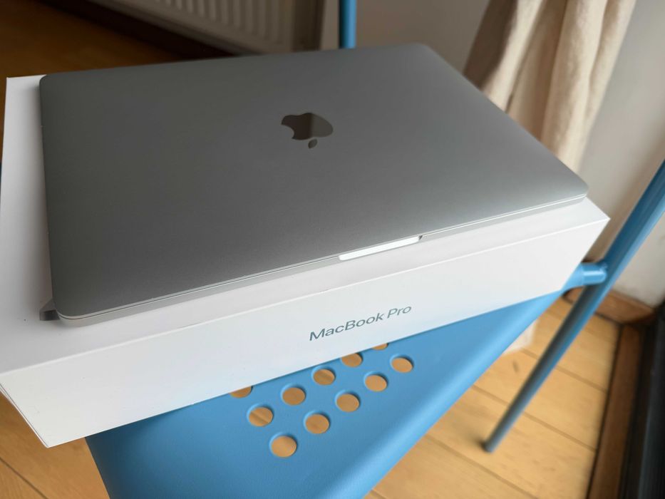 Macbook PRO Touchbar M1 8gb RAM 512gb SSD IMPECABIL 87% Baterie