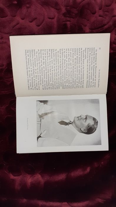 Carte  Mein Kampf ORIGINALĂ  și Hermann Goering