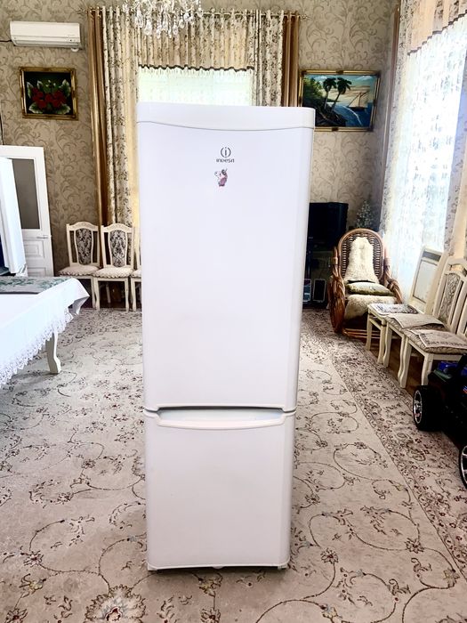 Продам холодильник Индезит рабочая 100%