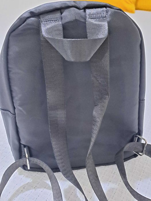 Раница дамска черна