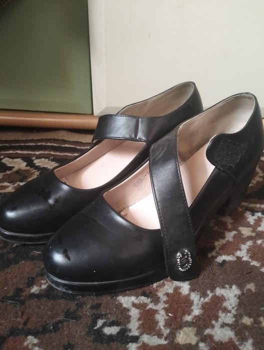 Продам туфли 3шт