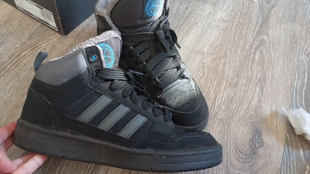 Adidas високи маратонки No40