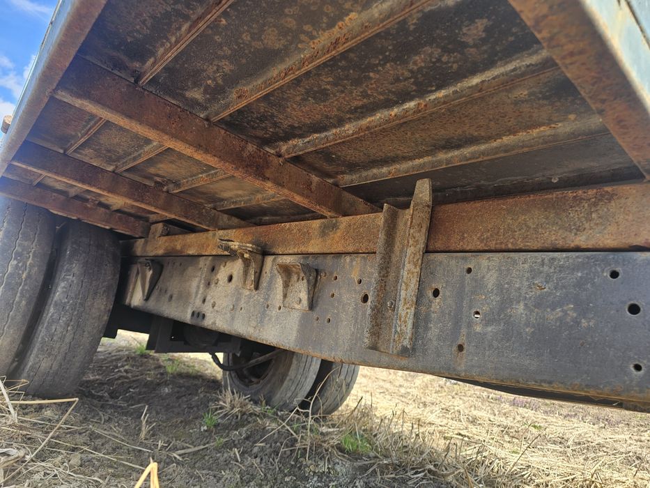 Remorca basculabila foriestera