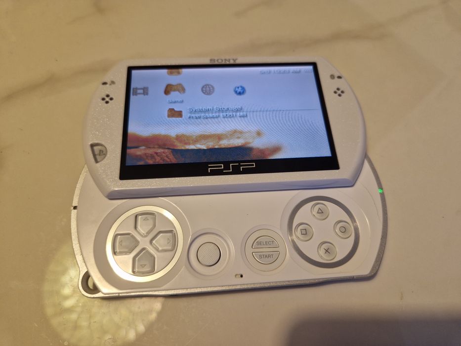 Vand  PSP GO Modat