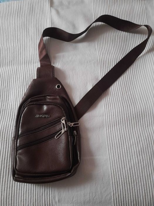 Borseta nouă, curea reglabila in diagonala