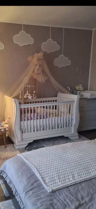 Vand patut mobexpert pentru  bebe, cu somiera si saltea