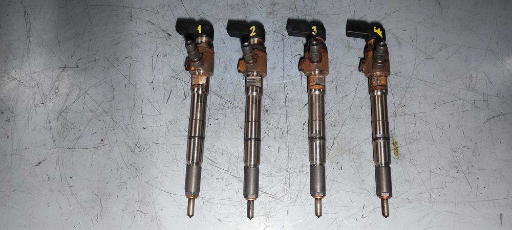 Injector injectoare volkswagen vw 1.6 TDI cay CAYC cod 03l130277b