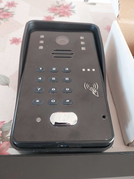 Video interfon cu 2 posturi