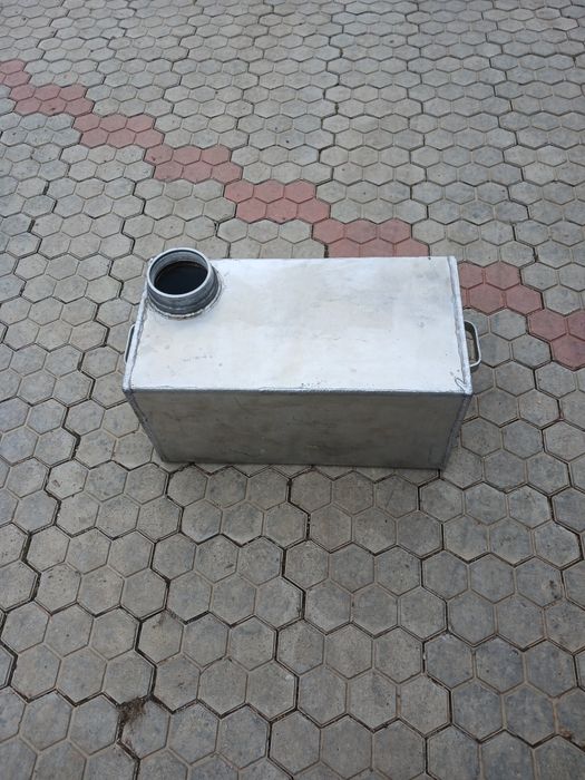Бак алюминиевый.