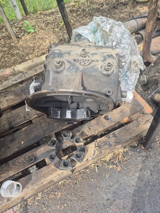 Pompa excavator crepator lemne linde