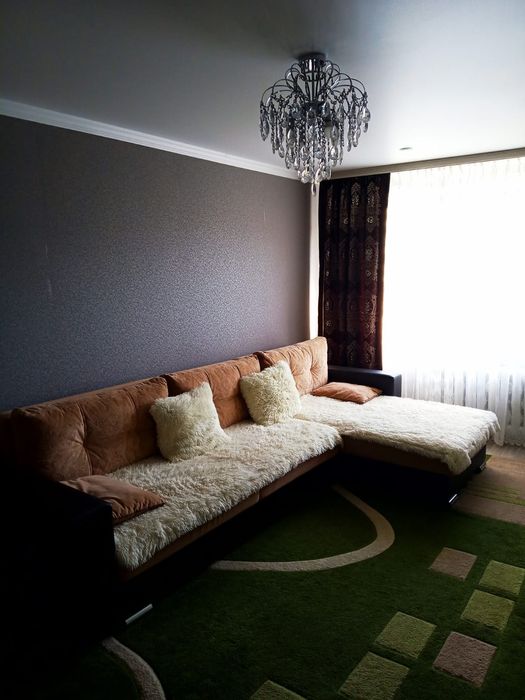 продам 4 -х комнатную квартиру