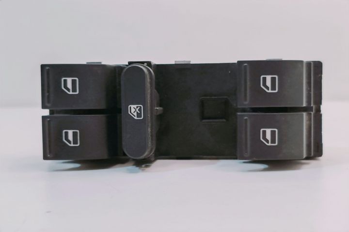 Panou Butoane Geamuri 1K4959857B Skoda Superb prima generatie seria