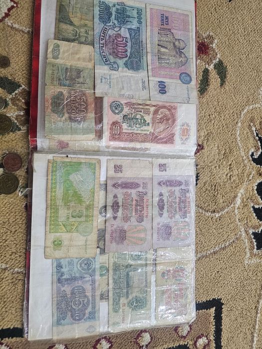 Коллекционные старые монеты и купюры