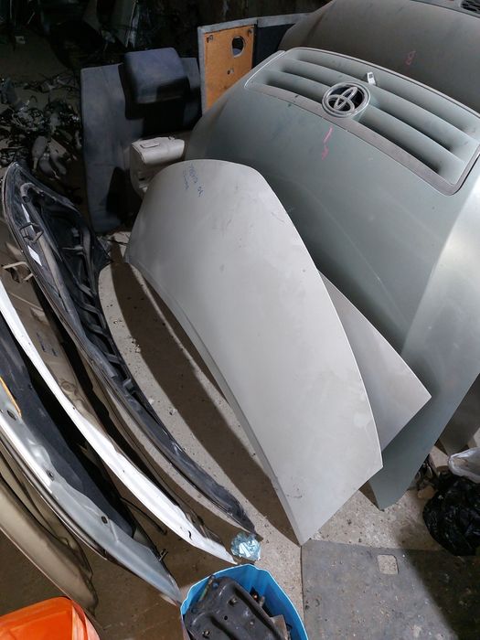 Капот на тойота эстима