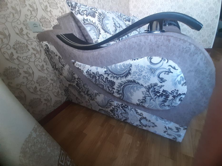 Диван прямой с подушкой