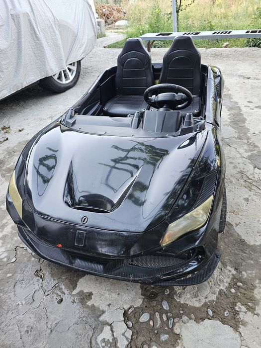 Bolalar avtomobili f8 ferari 1yil oldin sotib olingan, holati zor
