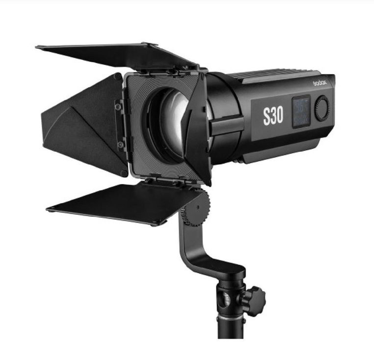 Осветитель Godox S30