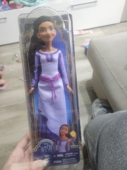 Papusa si alte jucarii