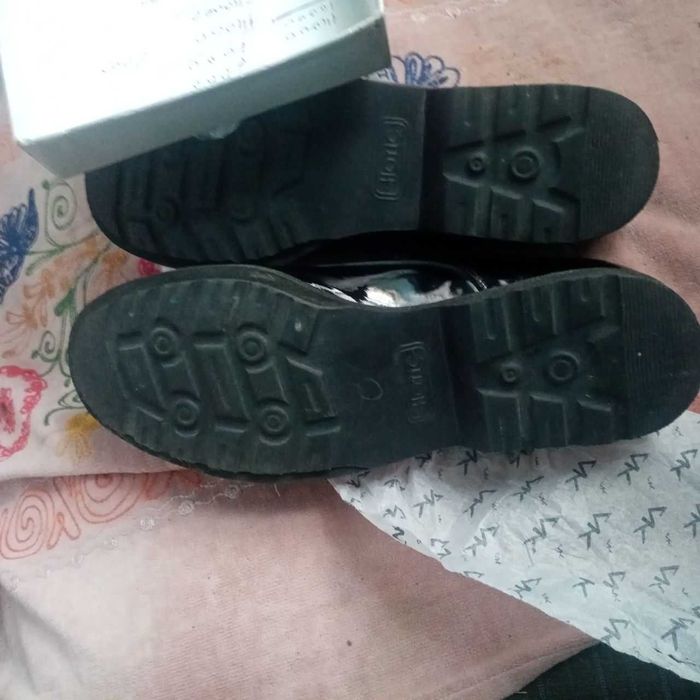 Продаются  женские туфли-полуботинки. Турция. б/у