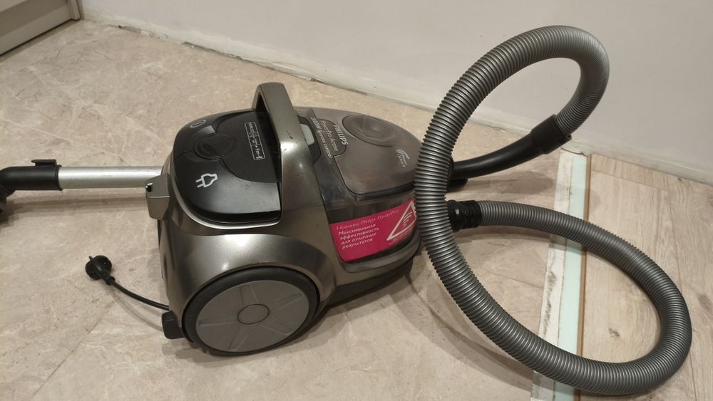 Пылесос PHILIPS 2000 wat