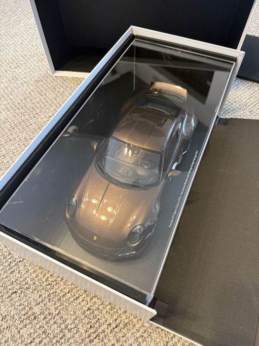 Macheta 1:18 Schuco Porsche