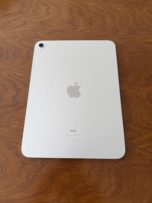 Tableta Ipad 10 impecabila , ca nou, baterie 6 zile