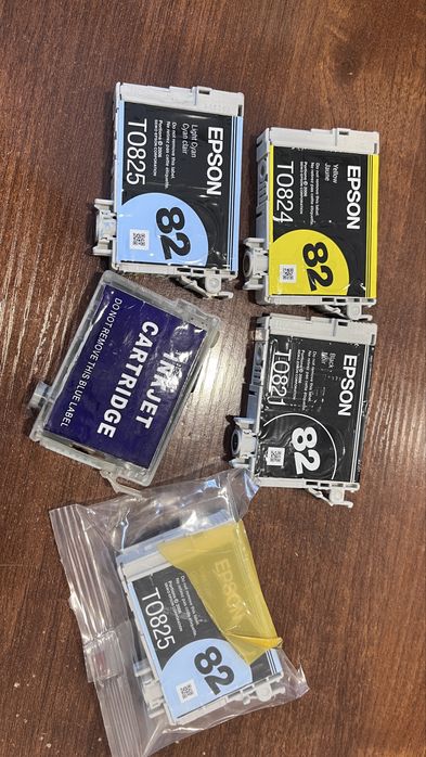 Продам картриджи на Epson оригинальные
