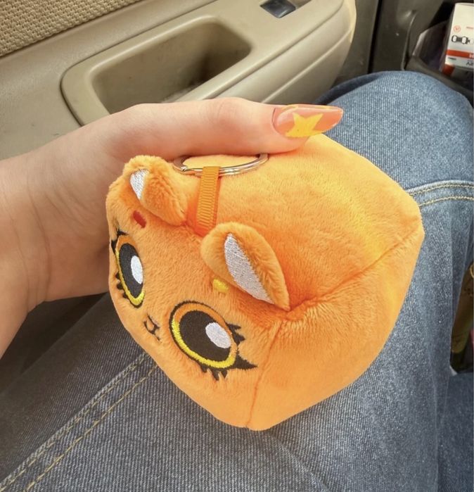 Плюшевая игушка, котенок