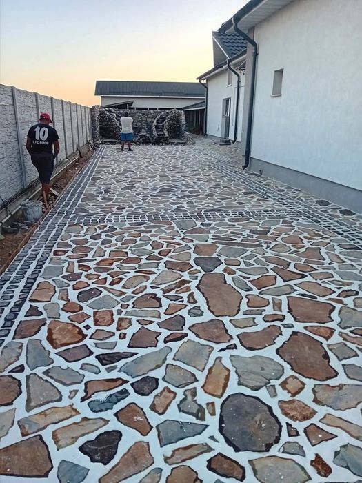 vând piatra si montez in toată țara asigur transport