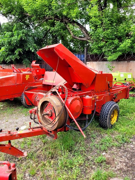 Пресс-подборщики привозные.