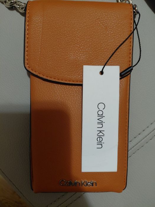 Calvin Klein  - оригинална чантичка за телефон cross body