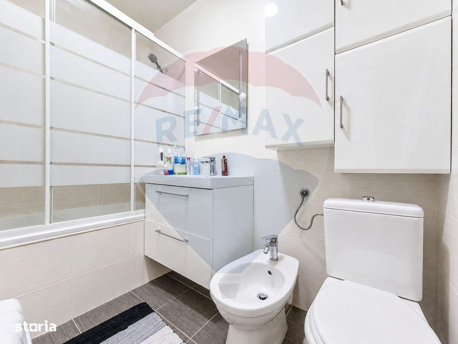 Apartament cu 3 camere de vânzare, parcare– Șesul de Sus, Florești