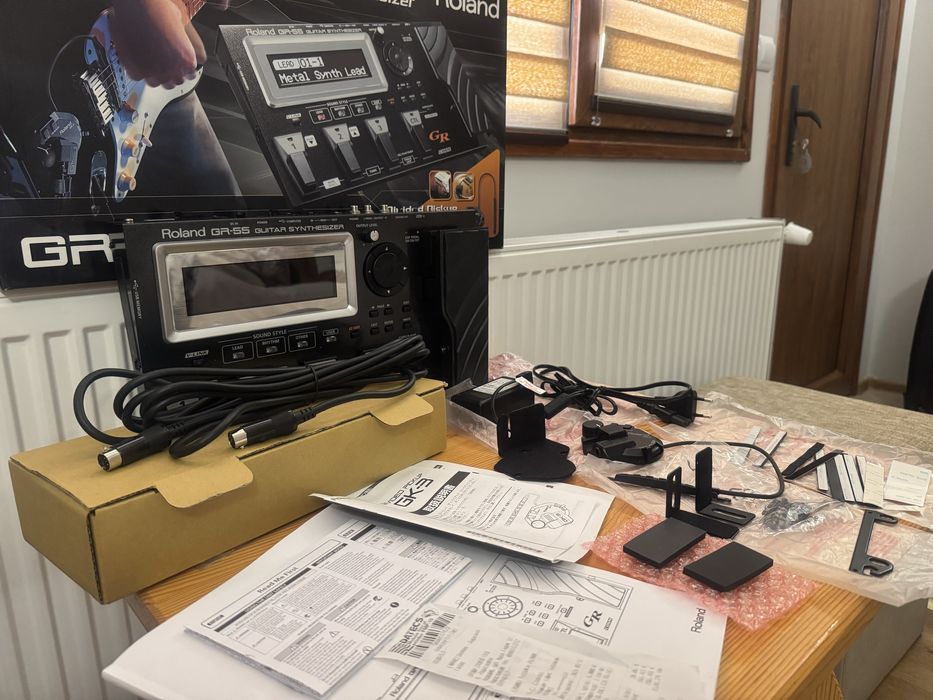 ROLAND GR-55  guitar