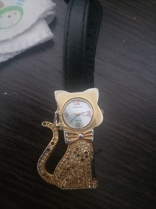 Продам часы под cartier