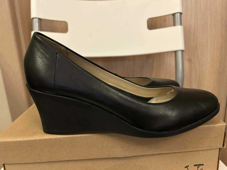 Дамски обувки на платформа BATA