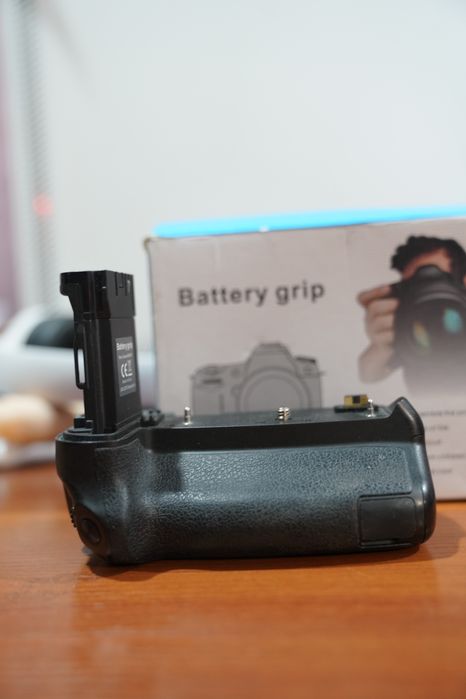 «Батарейная ручка для Canon EOS R, китайский аналог BG-E22».
«Батарейн