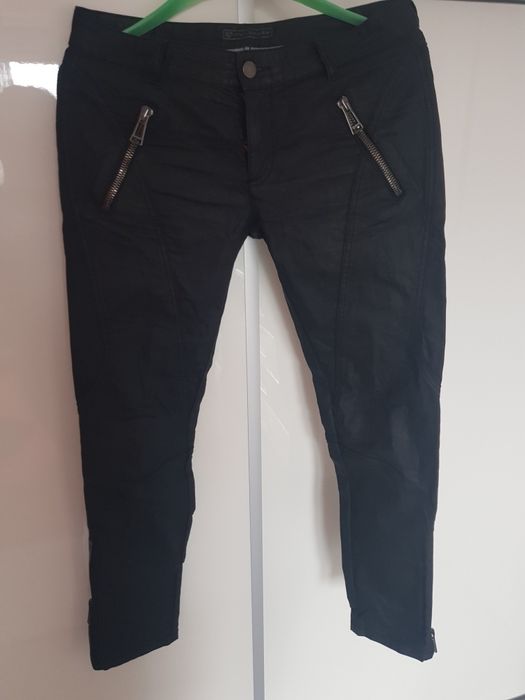 Панталони чисто нови