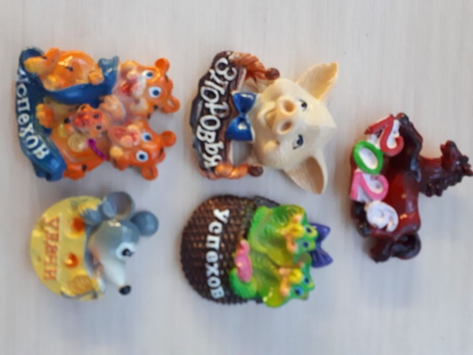 Копилки, статуэтки, магниты