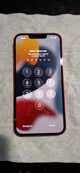 Продавам Iphone 13 red